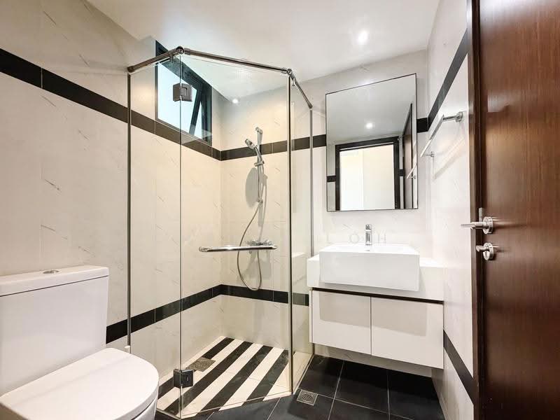 Symphony Suites, 17 Yishun Close, Sembawang / Yishun, 3 Bedrooms, 893 sqft, Condominium For Rent, by Cheryl Loh, 500293870 - Bathroom - PropertyGuru.com.sg