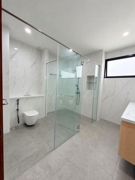 Lor Marican, Eunos / Geylang / Paya Lebar, 8 Bedrooms, 6,637 sqft, Semi-Detached House For Sale, by Mandy Tang 美蒂, 500293885 - Bathroom - PropertyGuru.com.sg