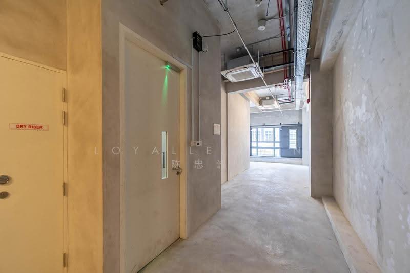 SUPER CHEAP AND RARE Unit At Hong Kong Street, Boat Quay / Raffles Place / Marina, 1,509 sqft, Shop / Shophouse For Rent, by Loyalle Chin 陈忠诚, 500293886 - Corridor - CommercialGuru.com.sg