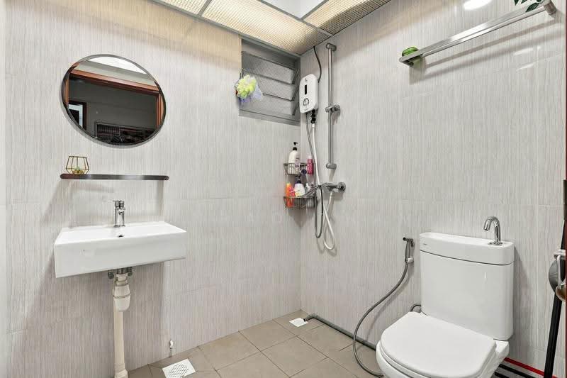 126B Canberra Street, 126B Canberra Street, Sembawang / Yishun, 3 Bedrooms, 1,001 sqft, HDB Flat For Sale, by Conrad Tham, 500293895 - Bathroom - PropertyGuru.com.sg