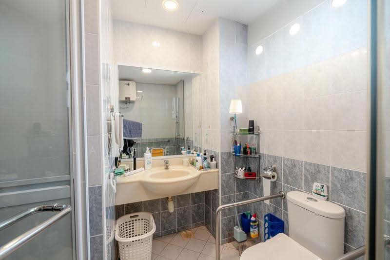 Good Buy! Freehold Terrace in Lentor, Mandai / Upper Thomson, 4 Bedrooms, 3,800 sqft, Terraced House For Sale, by Jacqueline Teo, 500293908 - Bathroom - PropertyGuru.com.sg