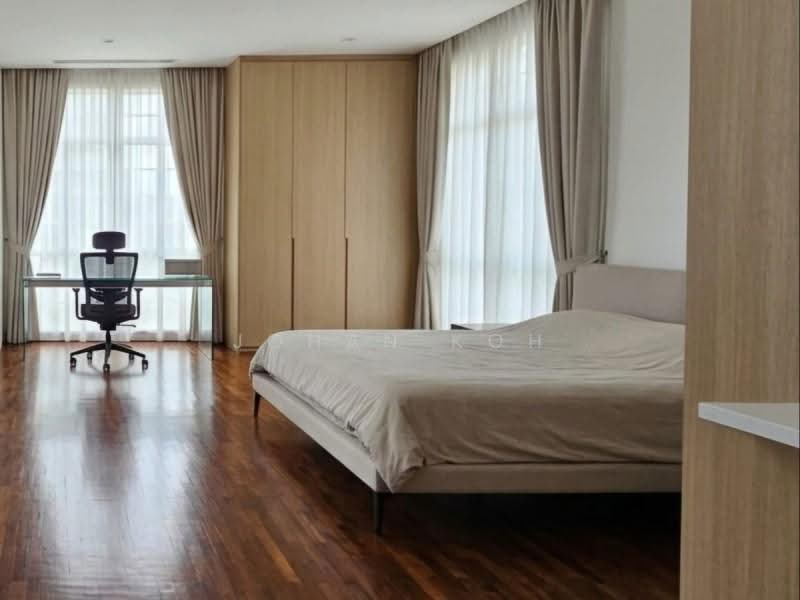 Best Value 3 Storey Corner Terrace | Close to Bayshore MRT | 7 Beds + 7 Baths, Lucky Heights Sennett Drive Sennett Place Jalan Remis, Bedok / Upper East Coast, 7 Bedrooms, 4,000 sqft, Corner Terrace For Sale, by Johan Koh, 500293913 - Bedroom - PropertyGuru.com.sg