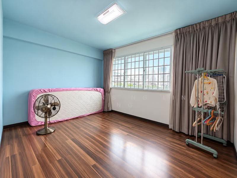 166 Bishan Street 13, 166 Bishan Street 13, Ang Mo Kio / Bishan / Thomson, 3 Bedrooms, 1,313 sqft, HDB Flat For Sale, by Morgans Ng Lin Ting, 500293941 - Bedroom - PropertyGuru.com.sg