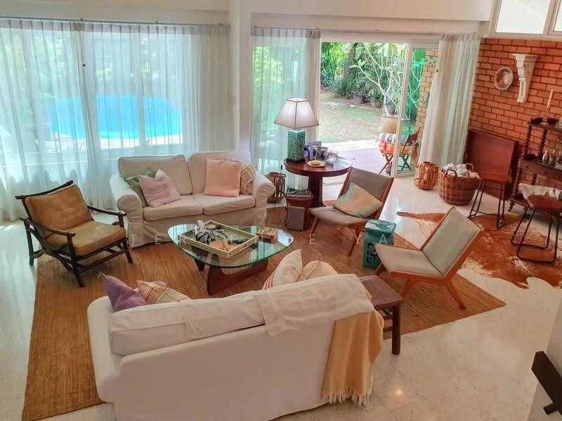 Faber Hills Estate, Faber Drive, Faber Park, Faber Drive, Buona Vista / West Coast / Clementi New Town, 4 Bedrooms, 3,500 sqft, Semi-Detached House For Rent, by Terrence Yap, 500293949 - Living Rm Leading to Patio,Pool,Garden - PropertyGuru.com.sg