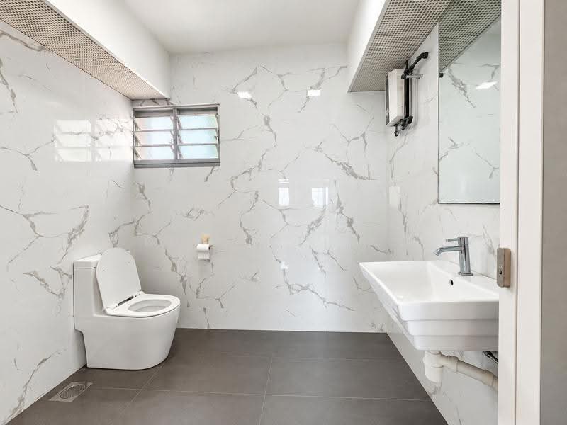 20 Teban Gardens Road, 20 Teban Gardens Road, Boon Lay / Jurong / Tuas, 3 Bedrooms, 990 sqft, HDB Flat For Sale, by Bridget Tan, 500293962 - Common Bathroom - PropertyGuru.com.sg