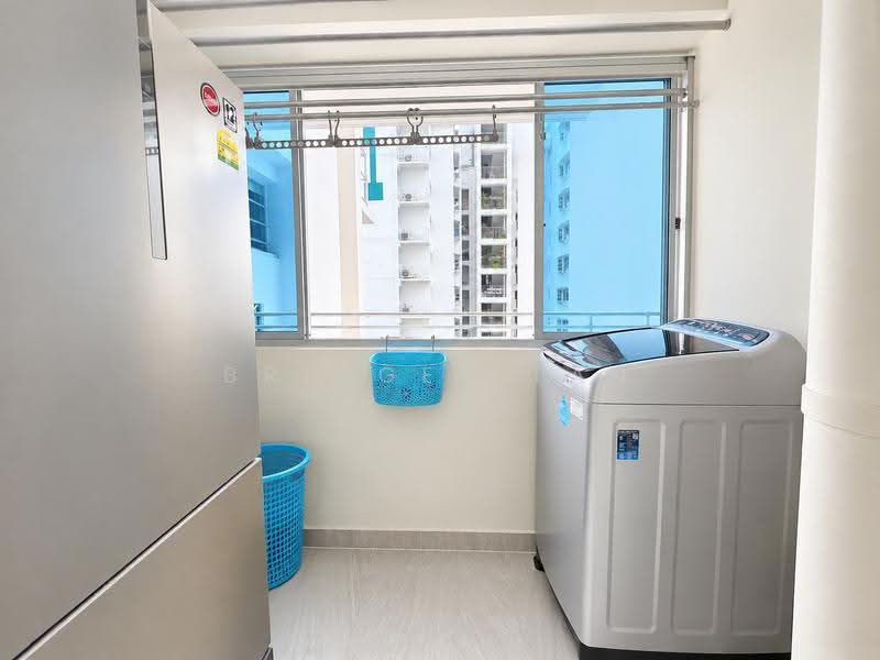 20 Teban Gardens Road, 20 Teban Gardens Road, Boon Lay / Jurong / Tuas, 3 Bedrooms, 990 sqft, HDB Flat For Sale, by Bridget Tan, 500293962 - Balcony - PropertyGuru.com.sg