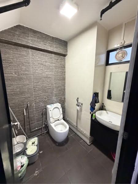 Vertex, 33 Ubi Avenue 3, Eunos / Geylang / Paya Lebar, 3,261 sqft, Light Industrial (B1) For Sale, by Jonathan Tan Say Keong, 500293965 - CommercialGuru.com.sg