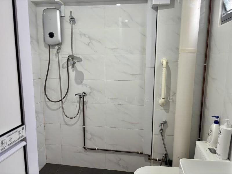 12 Toh Yi Drive, 12 Toh Yi Drive, Clementi Park / Upper Bukit Timah, 3 Bedrooms, 1,119 sqft, HDB Flat For Sale, by Sharon Leong, 500293972 - Bathroom - PropertyGuru.com.sg