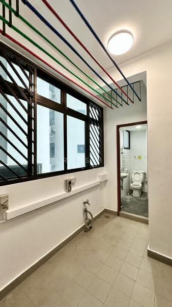 Parc Oasis, 41 Jurong East Avenue 1, Boon Lay / Jurong / Tuas, 3 Bedrooms, 1,378 sqft, Condominium For Rent, by Trisha Lee, 500293976 - Bathroom - PropertyGuru.com.sg