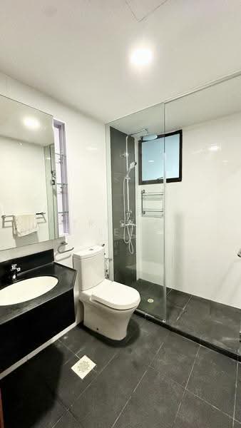 Parc Oasis, 41 Jurong East Avenue 1, Boon Lay / Jurong / Tuas, 3 Bedrooms, 1,378 sqft, Condominium For Rent, by Trisha Lee, 500293976 - Bathroom - PropertyGuru.com.sg