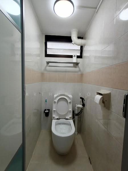 30 New Upper Changi Road, 30 New Upper Changi Road, Bedok / Upper East Coast, 2 Bedrooms, 700 sqft, HDB Flat For Sale, by Arthur Koo, 500294017 - Bathroom - PropertyGuru.com.sg