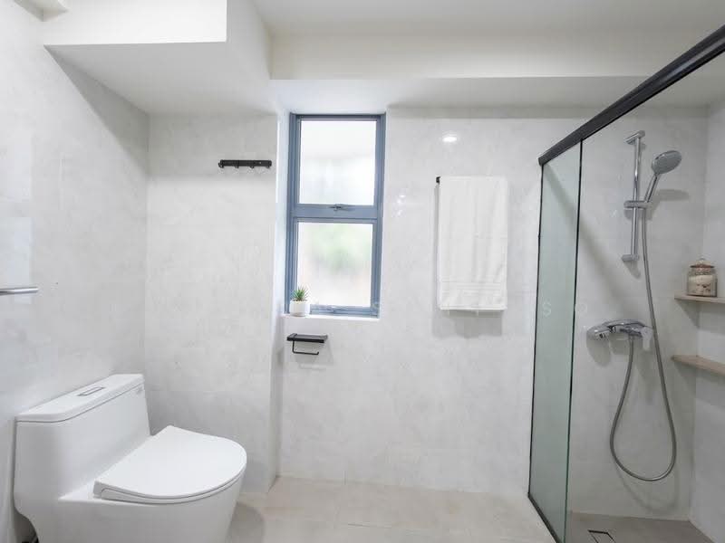 Aquarius By The Park, 5 Bedok Reservoir View, Bedok / Upper East Coast, 3 Bedrooms, 1,432 sqft, Condominium For Sale, by Noviana Santoso, 500294023 - Bathroom - PropertyGuru.com.sg