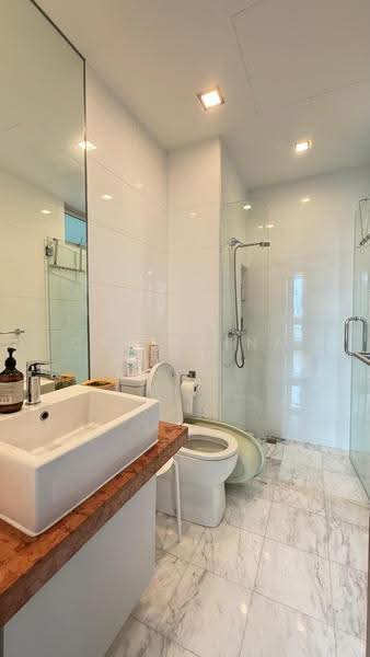 Belmond Green, 15 Balmoral Road, Tanglin / Holland / Bukit Timah, 3 Bedrooms, 1,270 sqft, Condominium For Rent, by Christina Tan, 500294024 - Bathroom - PropertyGuru.com.sg