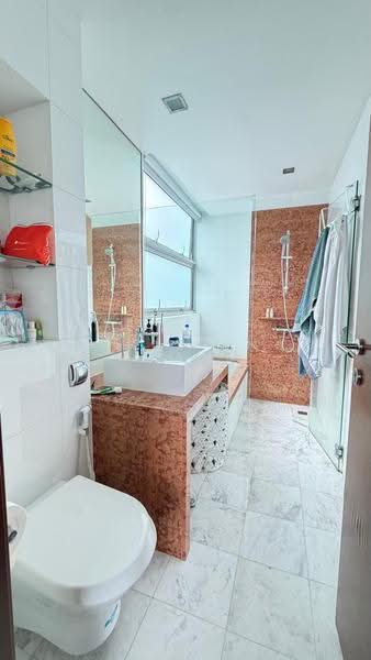 Belmond Green, 15 Balmoral Road, Tanglin / Holland / Bukit Timah, 3 Bedrooms, 1,270 sqft, Condominium For Rent, by Christina Tan, 500294024 - Bathroom - PropertyGuru.com.sg