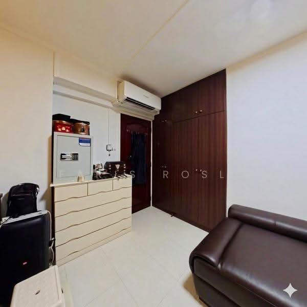 703 Pasir Ris Drive 10, 703 Pasir Ris Drive 10, Pasir Ris / Tampines, 3 Bedrooms, 1,206 sqft, HDB Flat For Sale, by Faris Rosli, 500294036 - Bedroom - PropertyGuru.com.sg