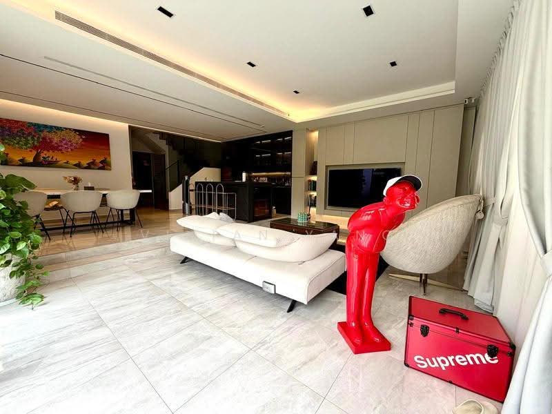Rare Corner Terrace, Freehold, Beautifully Renovated, Hillview Crescent, Hillview Drive, Hillview Ave, Hillview Garden Estate, Bukit Panjang, Choa Chu Kang, Clementi Park / Upper Bukit Timah, 5 Bedrooms, 4,300 sqft, Corner Terrace For Sale, by Vivian Yang, 500294048 - Living Room - PropertyGuru.com.sg