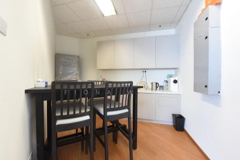 Suntec City Tower, 9 Temasek Boulevard, Boat Quay / Raffles Place / Marina, 1,793 sqft, Office For Rent, by Fiona Wang, 500294060 - Kitchen - CommercialGuru.com.sg