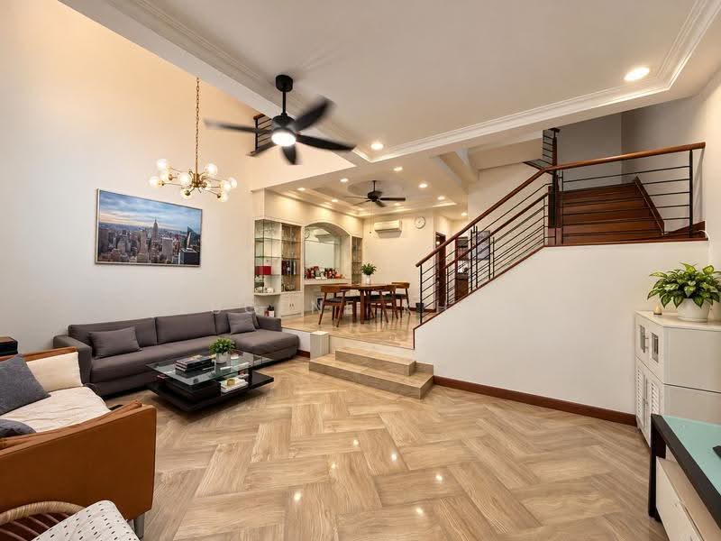 SUPER RARE!!! SPACIOUS 3 STOREY TERRACE!!! GREAT LOCATION!!! CONVENIENT WITH LOTS OF AMENITIES!!!, Hougang / Punggol / Sengkang, 6 Bedrooms, 2,850 sqft, Terraced House For Sale, by Eugene Khor, 500294062 - PropertyGuru.com.sg
