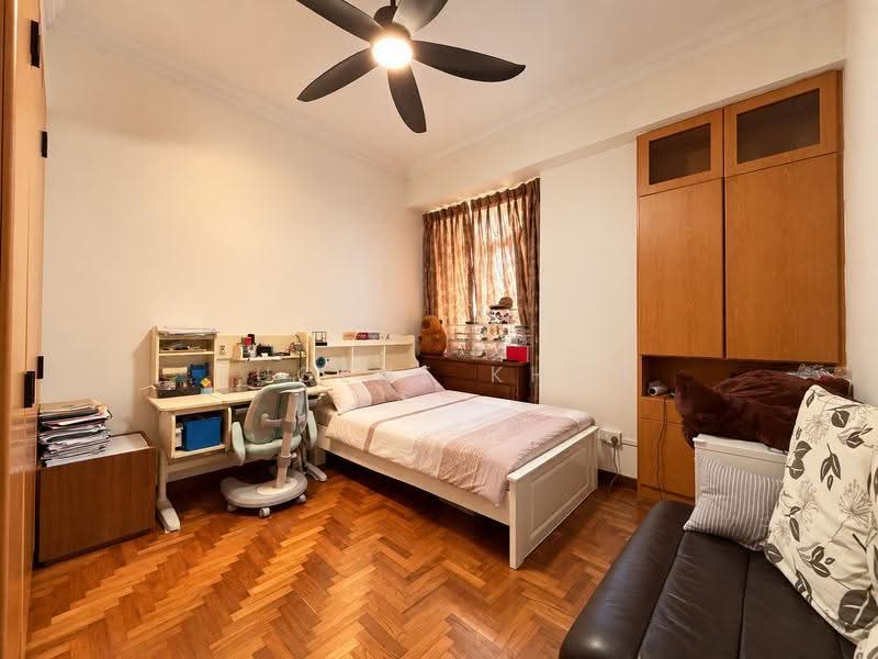 SUPER RARE!!! SPACIOUS 3 STOREY TERRACE!!! GREAT LOCATION!!! CONVENIENT WITH LOTS OF AMENITIES!!!, Hougang / Punggol / Sengkang, 6 Bedrooms, 2,850 sqft, Terraced House For Sale, by Eugene Khor, 500294062 - PropertyGuru.com.sg