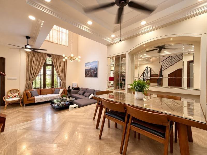 SUPER RARE!!! SPACIOUS 3 STOREY TERRACE!!! GREAT LOCATION!!! CONVENIENT WITH LOTS OF AMENITIES!!!, Hougang / Punggol / Sengkang, 6 Bedrooms, 2,850 sqft, Terraced House For Sale, by Eugene Khor, 500294062 - PropertyGuru.com.sg