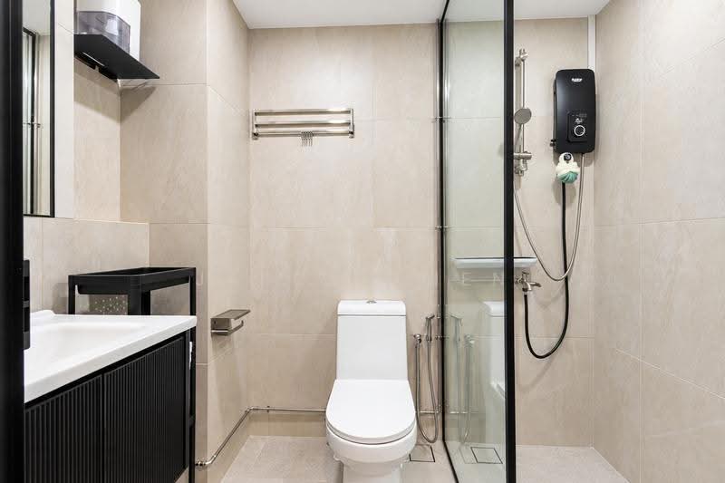 Thomson Grove, 586 Yio Chu Kang Road, Mandai / Upper Thomson, 3 Bedrooms, 1,485 sqft, Condominium For Sale, by Jason Chen, 500294065 - common Bathroom - PropertyGuru.com.sg