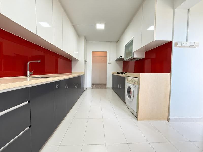 130 Bedok Reservoir Road, 130 Bedok Reservoir Road, Bedok / Upper East Coast, 4 Bedrooms, 1,582 sqft, HDB Flat For Sale, by Kavin Kuah, 500294074 - Kitchen - PropertyGuru.com.sg