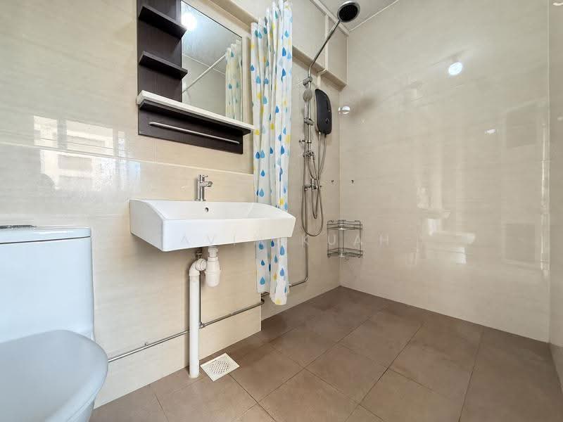 130 Bedok Reservoir Road, 130 Bedok Reservoir Road, Bedok / Upper East Coast, 4 Bedrooms, 1,582 sqft, HDB Flat For Sale, by Kavin Kuah, 500294074 - Bathroom - PropertyGuru.com.sg