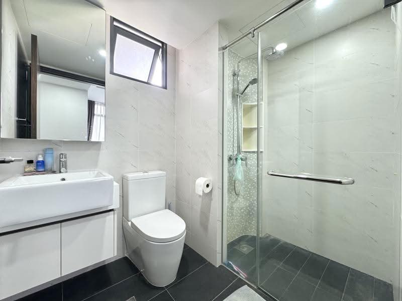 Symphony Suites, 7 Yishun Close, Sembawang / Yishun, 3 Bedrooms, 786 sqft, Condominium For Sale, by Nichole Wong, 500294084 - Bathroom - PropertyGuru.com.sg