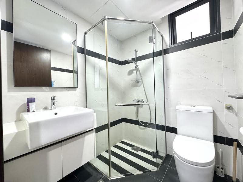 Symphony Suites, 7 Yishun Close, Sembawang / Yishun, 3 Bedrooms, 786 sqft, Condominium For Sale, by Nichole Wong, 500294084 - Bathroom - PropertyGuru.com.sg