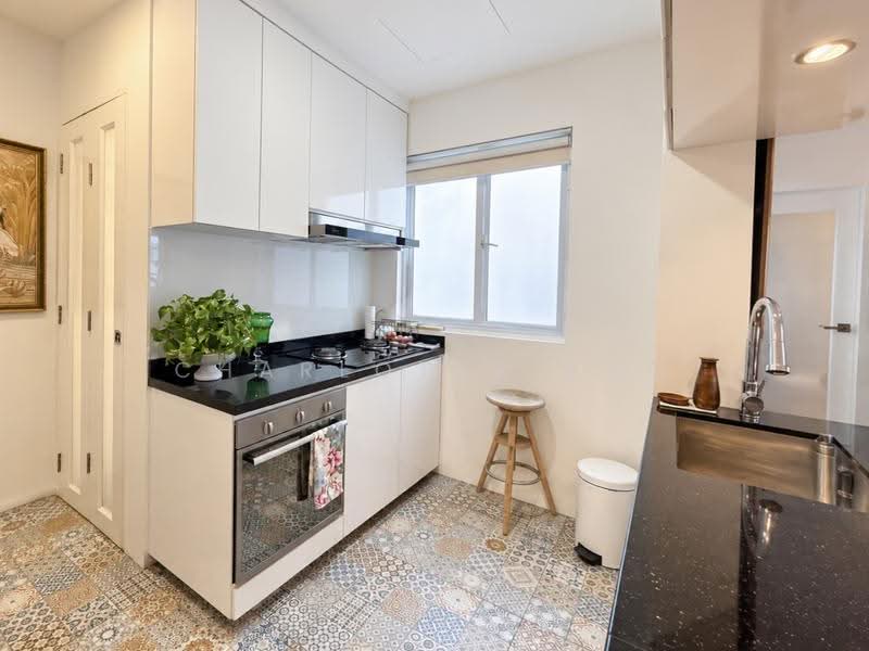 Eastwind Mansions, 102 Joo Chiat Terrace, East Coast / Marine Parade, 2 Bedrooms, 786 sqft, Condominium For Sale, by Charlotte Ang, 500294087 - Kitchen - PropertyGuru.com.sg