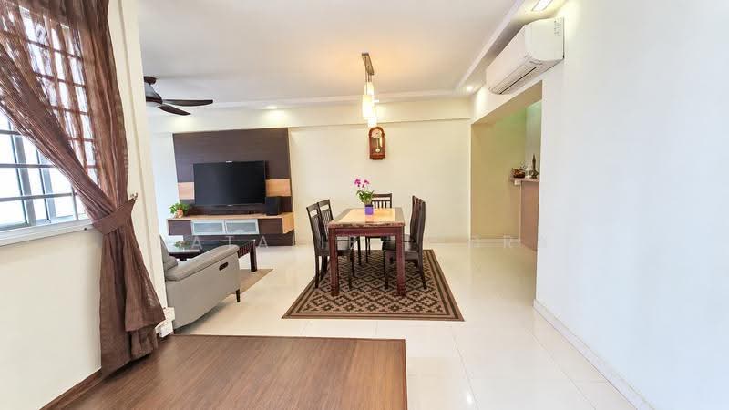 208 Bukit Batok Street 21, 208 Bukit Batok Street 21, Dairy Farm / Bukit Panjang / Choa Chu Kang, 3 Bedrooms, 1,119 sqft, HDB Flat For Sale, by Natalie Indra, 500294099 - Living Room - PropertyGuru.com.sg