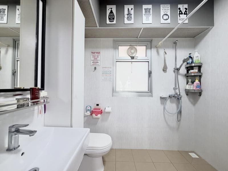 126A Canberra Street, 126A Canberra Street, Sembawang / Yishun, 3 Bedrooms, 1,216 sqft, HDB Flat For Sale, by Mohamed Yaseen, 500294106 - Bathroom - PropertyGuru.com.sg