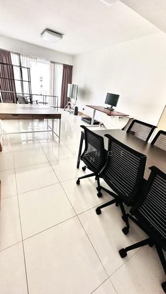 The Beacon, 130 Cantonment Road, Chinatown / Tanjong Pagar, 3 Bedrooms, 1,109 sqft, Apartment For Rent, by Lawrence Tan, 500294108 - Study - PropertyGuru.com.sg