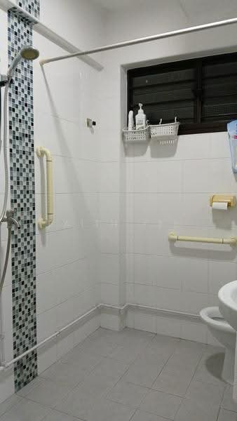 515 Jurong West Street 52, 515 Jurong West Street 52, Boon Lay / Jurong / Tuas, Room Rental, 120 sqft, HDB Flat For Rent, by Faith Yee, 500294109 - Bathroom - PropertyGuru.com.sg