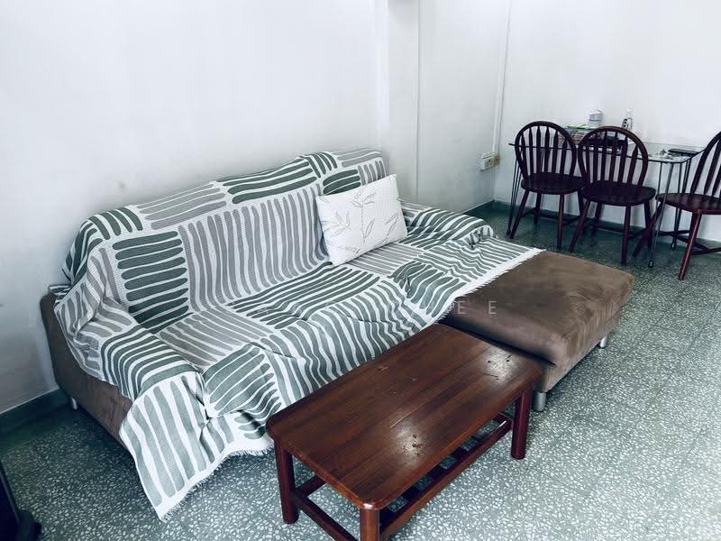 4 Jalan Batu, 4 Jalan Batu, East Coast / Marine Parade, 2 Bedrooms, 721 sqft, HDB Flat For Rent, by Isaac Chee, 500294117 - Living Room - PropertyGuru.com.sg