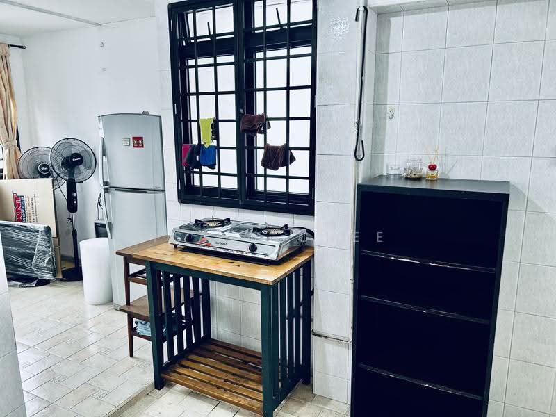 4 Jalan Batu, 4 Jalan Batu, East Coast / Marine Parade, 2 Bedrooms, 721 sqft, HDB Flat For Rent, by Isaac Chee, 500294117 - Kitchen - PropertyGuru.com.sg