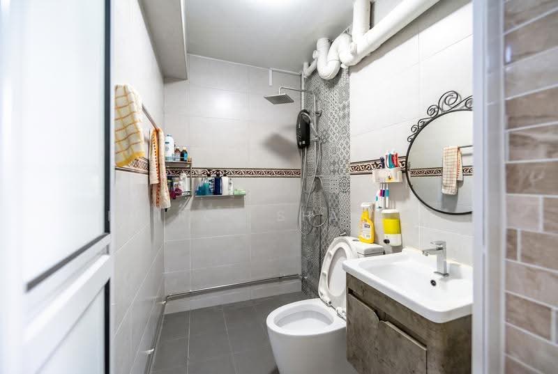 678 Choa Chu Kang Crescent, 678 Choa Chu Kang Crescent, Dairy Farm / Bukit Panjang / Choa Chu Kang, 4 Bedrooms, 1,313 sqft, HDB Flat For Sale, by Fairoz Shariff, 500294118 - Bathroom - PropertyGuru.com.sg