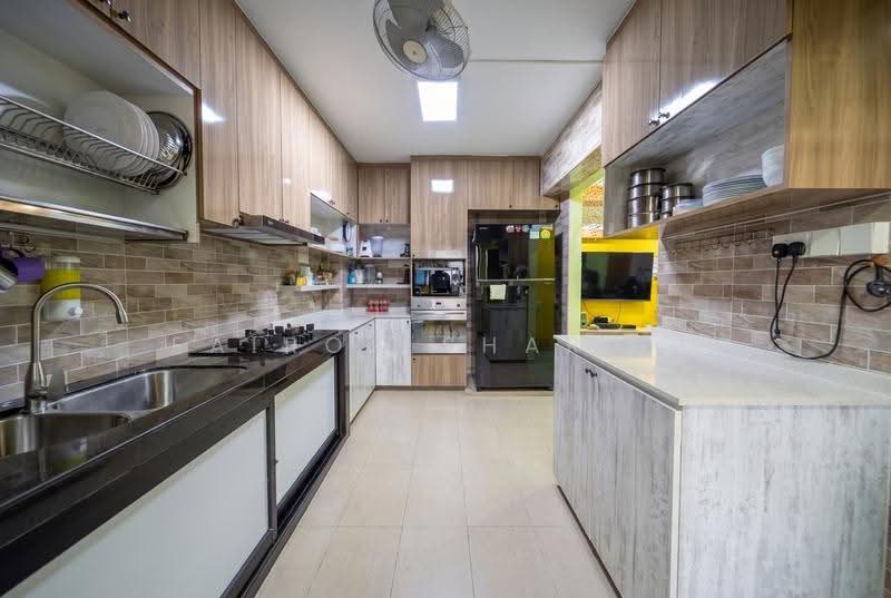 678 Choa Chu Kang Crescent, 678 Choa Chu Kang Crescent, Dairy Farm / Bukit Panjang / Choa Chu Kang, 4 Bedrooms, 1,313 sqft, HDB Flat For Sale, by Fairoz Shariff, 500294118 - Kitchen - PropertyGuru.com.sg