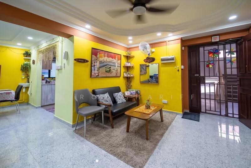 678 Choa Chu Kang Crescent, 678 Choa Chu Kang Crescent, Dairy Farm / Bukit Panjang / Choa Chu Kang, 4 Bedrooms, 1,313 sqft, HDB Flat For Sale, by Fairoz Shariff, 500294118 - Living Room - PropertyGuru.com.sg