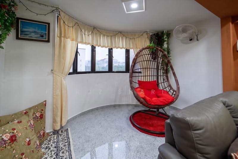 678 Choa Chu Kang Crescent, 678 Choa Chu Kang Crescent, Dairy Farm / Bukit Panjang / Choa Chu Kang, 4 Bedrooms, 1,313 sqft, HDB Flat For Sale, by Fairoz Shariff, 500294118 - Living Room - PropertyGuru.com.sg