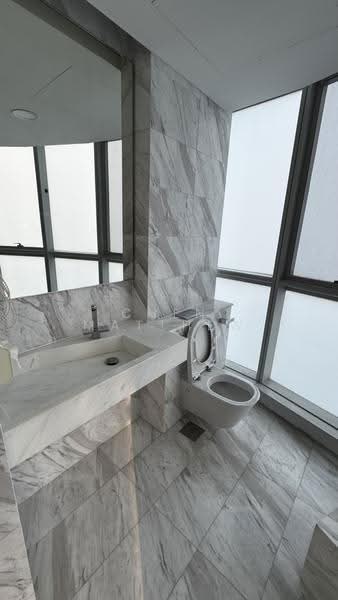 Newton One, 1 Newton Road, Newton / Novena, 2 Bedrooms, 1,216 sqft, Condominium For Rent, by Chen Matthew, 500294123 - Bathroom - PropertyGuru.com.sg