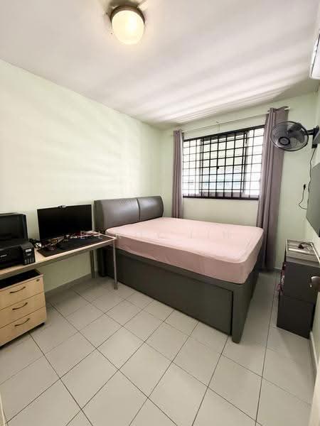 553 Hougang Street 51, 553 Hougang Street 51, Hougang / Punggol / Sengkang, Room Rental, 150 sqft, HDB Flat For Rent, by Elroy Lin, 500294128 - Bedroom - PropertyGuru.com.sg