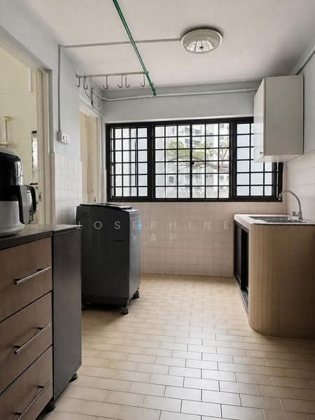 535 Bedok North Street 3, 535 Bedok North Street 3, Bedok / Upper East Coast, 2 Bedrooms, 646 sqft, HDB Flat For Sale, by Josephine Yap, 500294131 - Kitchen - PropertyGuru.com.sg