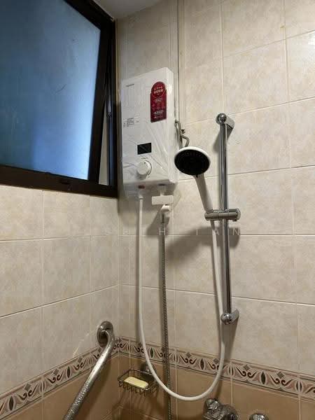 Parc Oasis, 43 Jurong East Avenue 1, Boon Lay / Jurong / Tuas, 2 Bedrooms, 1,076 sqft, Condominium For Rent, by Joseph Tan, 500294146 - Bathroom - PropertyGuru.com.sg