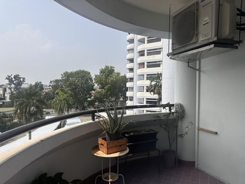 Mandarin Gardens, 1 Siglap Road, East Coast / Marine Parade, 1 Bedroom, 732 sqft, Condominium For Sale, by Irene Lim, 500294149 - Balcony - PropertyGuru.com.sg