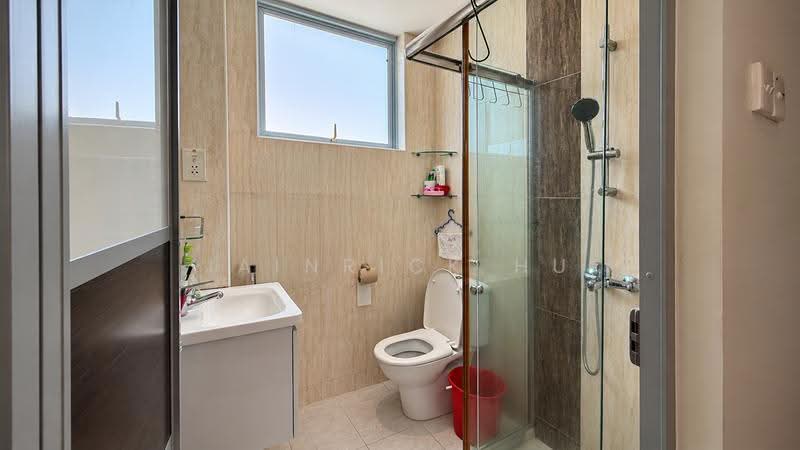 Detached Home near Kembangan MRT, Eunos / Geylang / Paya Lebar, 4 Bedrooms, 4,800 sqft, Detached House For Sale, by Iainrick Hu, 500294157 - Bathroom - PropertyGuru.com.sg