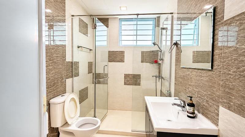 Detached Home near Kembangan MRT, Eunos / Geylang / Paya Lebar, 4 Bedrooms, 4,800 sqft, Detached House For Sale, by Iainrick Hu, 500294157 - Bathroom - PropertyGuru.com.sg