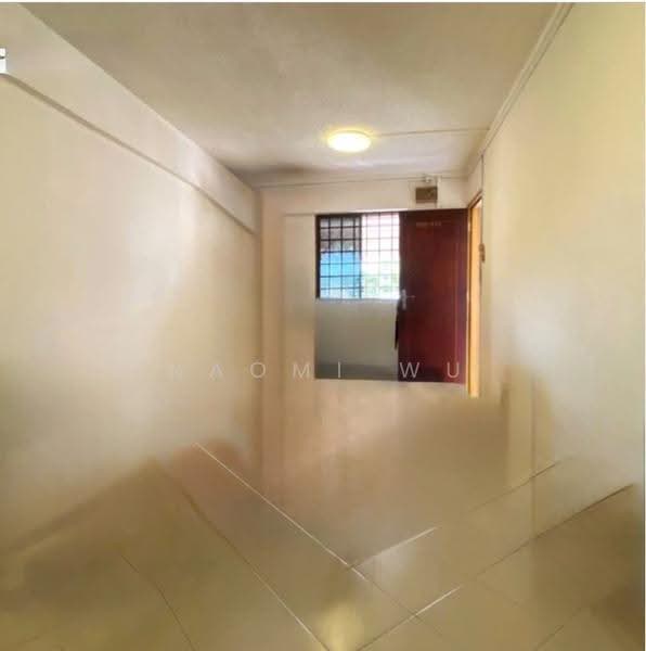 230 Yishun Street 21, 230 Yishun Street 21, Sembawang / Yishun, 1 Bedroom, 871 sqft, HDB Flat For Rent, by Naomi Wu, 500294173 - Corridor - PropertyGuru.com.sg