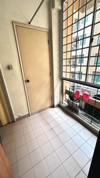 Hillview Heights, 27 Hillview Avenue, Dairy Farm / Bukit Panjang / Choa Chu Kang, 3 Bedrooms, 1,184 sqft, Condominium For Rent, by Lawrence Tan, 500294179 - Balcony - PropertyGuru.com.sg