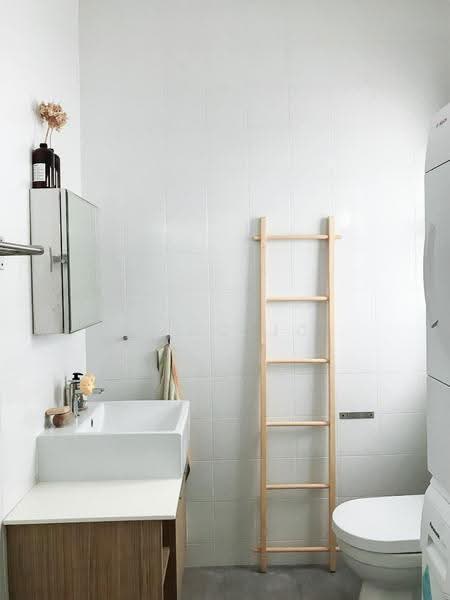Spacious Joo Chiat road Walkup, Joo Chiat Road, East Coast / Marine Parade, 3 Bedrooms, 1,033 sqft, Walk-up Apartment For Sale, by Wang JC, 500294194 - Bathroom - PropertyGuru.com.sg